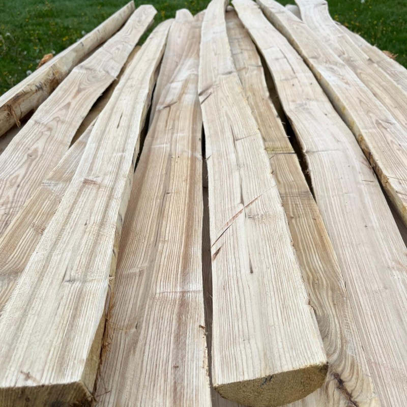 Kastanje paal  ø 10-12 halfrond gez. met punt, div. lengtes Kastanje paal  ø 10-12 halfrond gez. met punt, div. lengtes