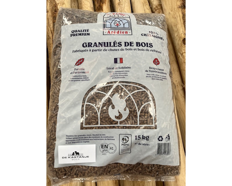 Kastanje hout pellets zak a 15 kg Kastanje hout pellets zak a 15 kg