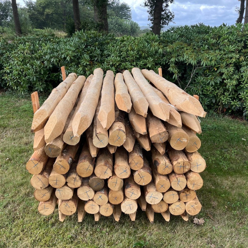 Kastanje paal Ø 10-12cm. diverse lengtes Kastanje paal Ø 10-12cm. diverse lengtes